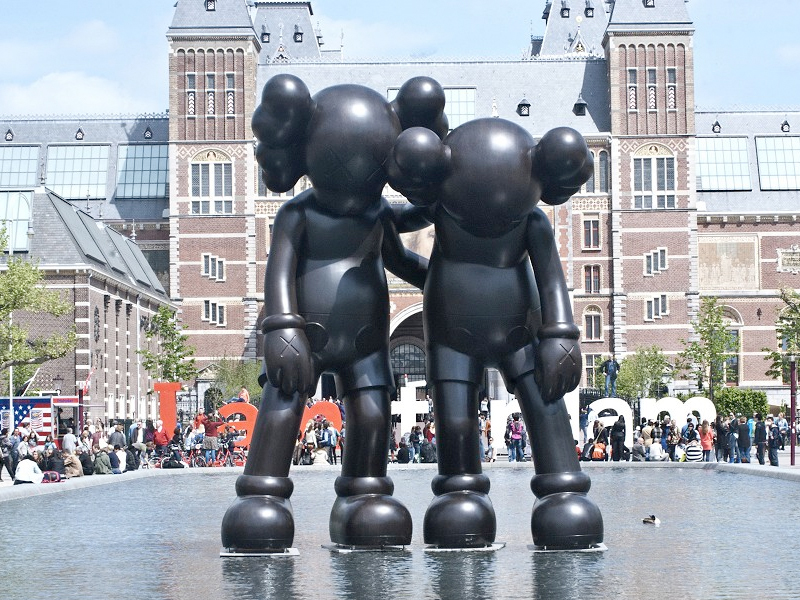 Artzuid, Amsterdam, KAWS